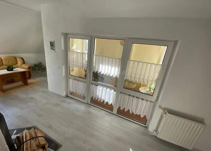 Waldblickwohnung Mit Schoener Terrasse Und Kamin&sauna * زبنيتس